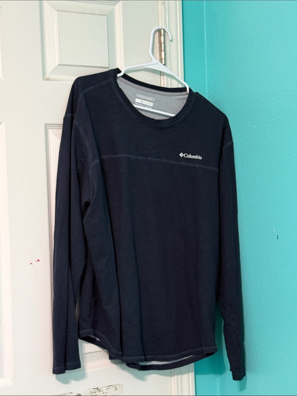 Columbia woman’s navy Long Sleeve Omni-Wick Crew